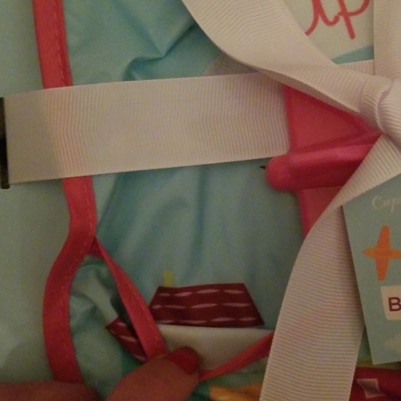 Bib - Picture 4 of 4